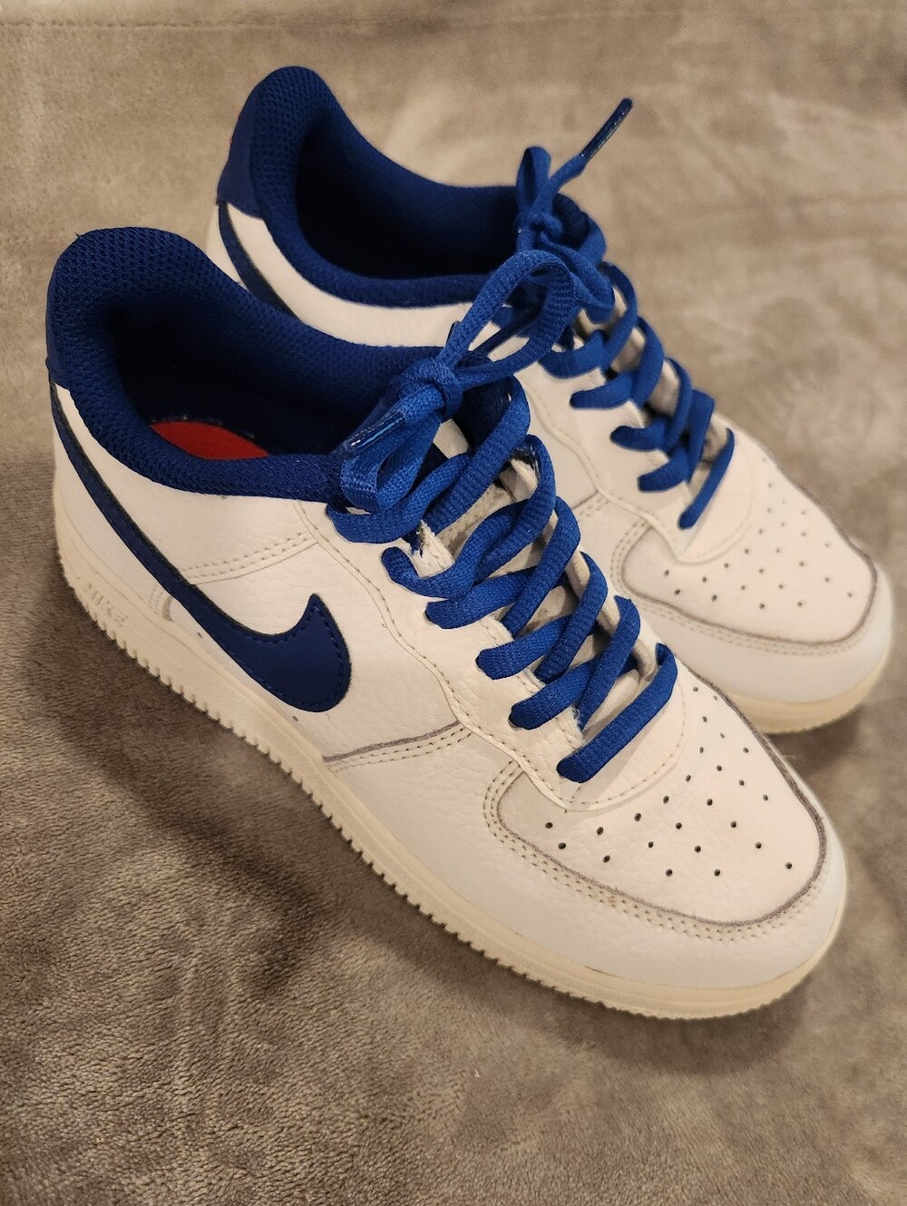 Nike White and Blue Kid’s Athletic Sneakers - Classic Leather Low-Top, Size 2Y
